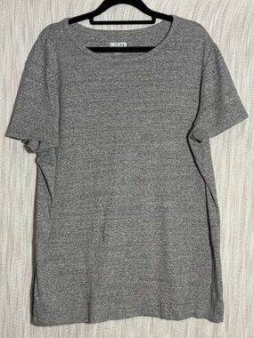 Duluth Trading Co Gray Short Sleeve Crew Tee